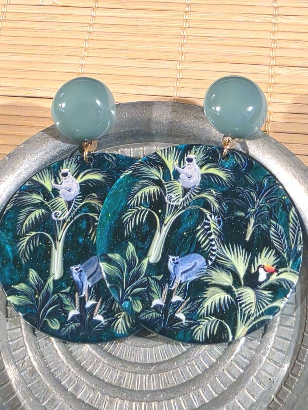 80s Retro Style Tropical Jungle Animals Vintage Lucite Pendant Dangle earrings